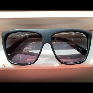 Quay x Desi Perkins OTLII sunglasses